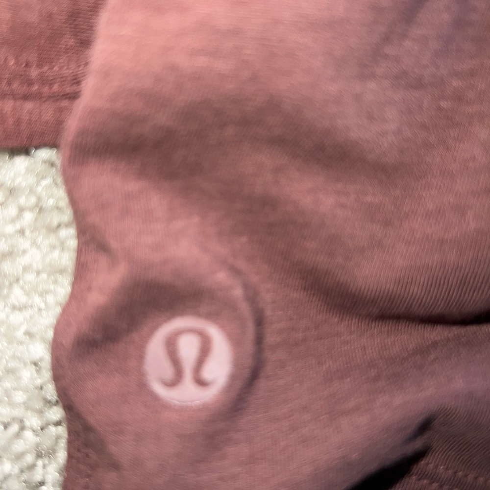 Lululemon cropped tee